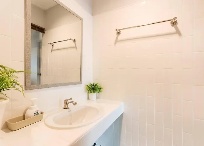 Holiday home Charming 2-storey House In Bang Son,