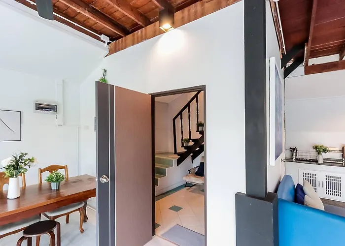 Charming 2-storey House In Bang Son, Holiday home Bangkok
